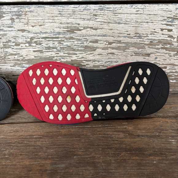 Adidas’s NMD R1 J 2020 Black Multicolored Athletic Shoe FW1076 size 6.5 - Picture 14 of 14